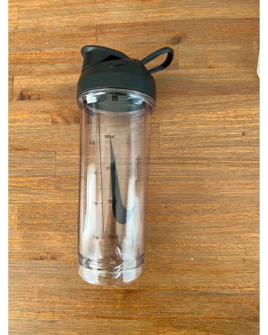 Nike HyperCharge Shaker Bottle 24oz